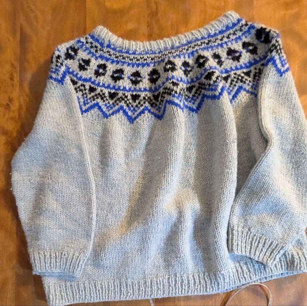 Handmade Nordic Crewneck Sweater - Light Gray with Blue & Black Pattern - Picture 10 of 11